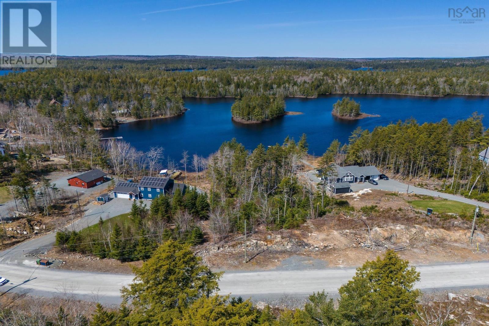 For sale 32 Meek Arm Trail, Mount Uniacke, Nova Scotia B0N1Z0