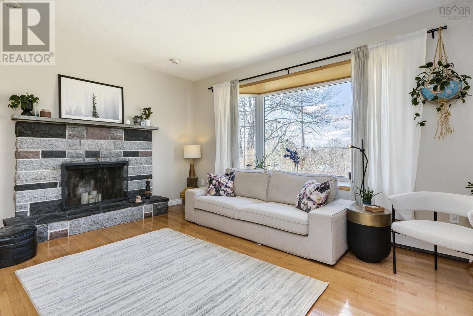 For sale 2 Juniper Place, Upper Tantallon, Nova Scotia B3Z1C5