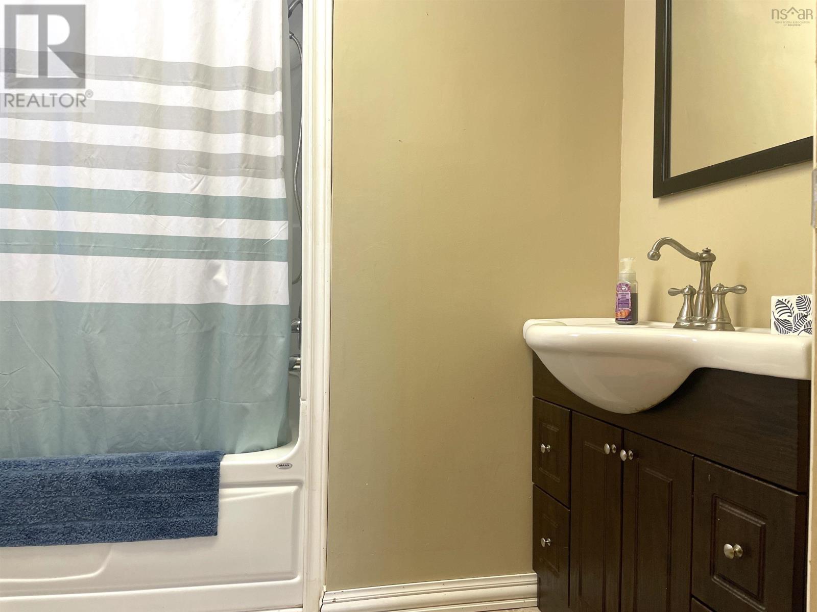 For sale 102 Oceanview Drive, Neils Harbour, Nova Scotia B0C1N0