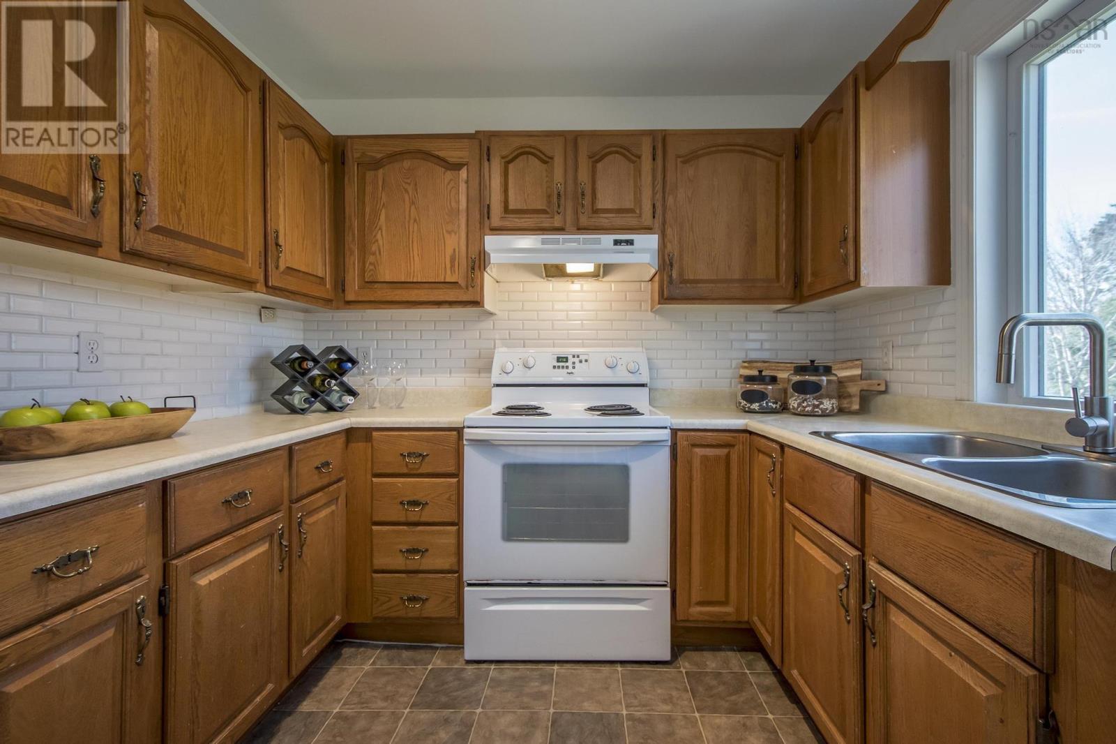 39 Roy Crescent, Bedford, Nova Scotia B4A3K3 REALTOR.ca