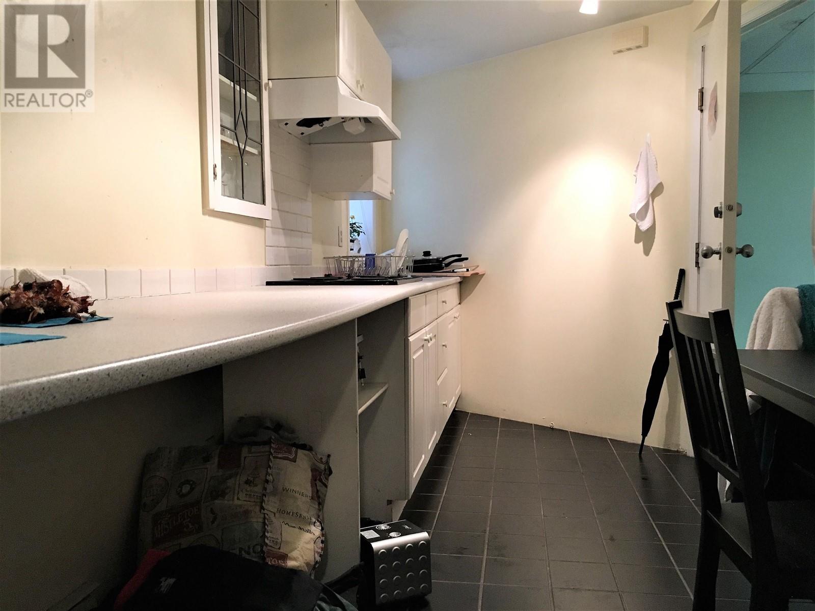 For rent 3 1517 COMOX STREET, Vancouver, British Columbia V6G1P3