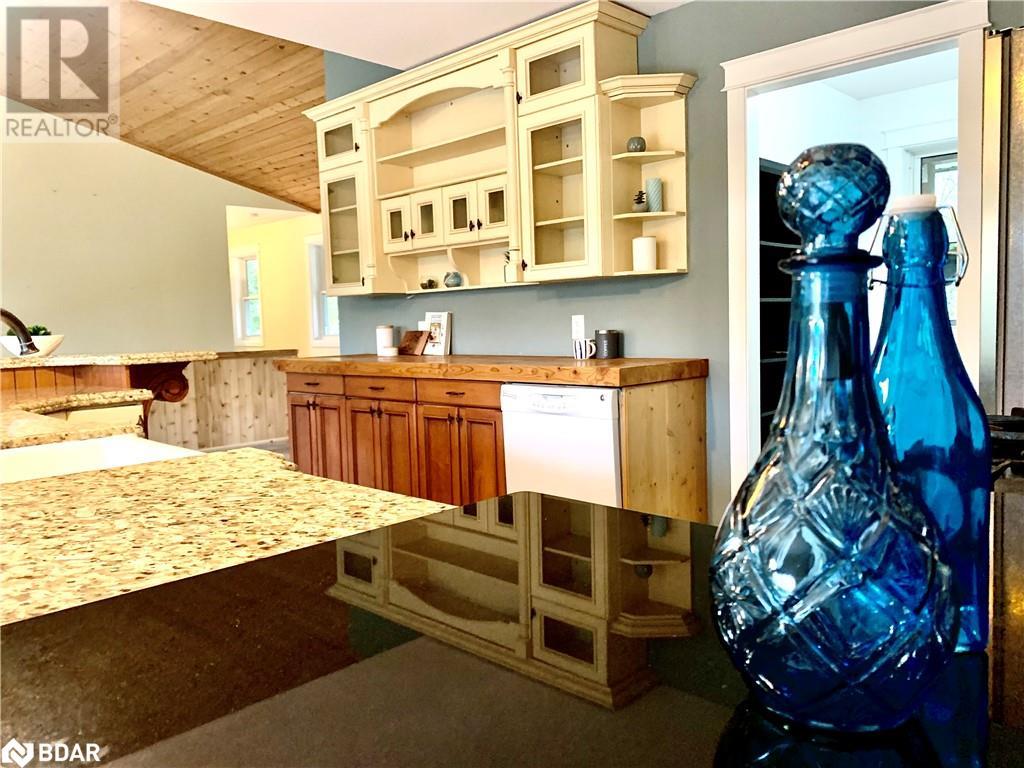 For sale 33 LITTLE COVE Road, Tobermory, Ontario N0H2R0 40581053