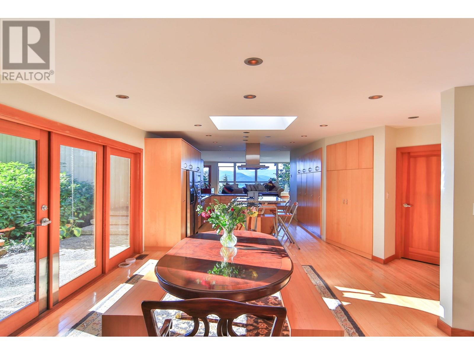 For sale 170 HIGHVIEW PLACE, Lions Bay, British Columbia V0N2E0