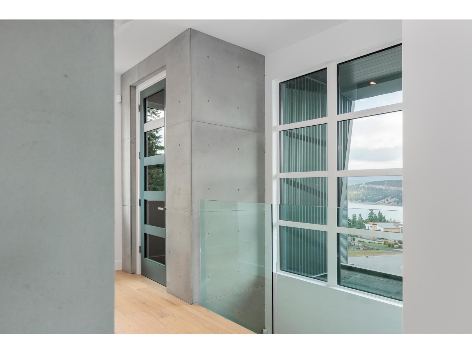 For sale 868 ANTLER RIDGE ROAD, Windermere, British Columbia V0B2L0