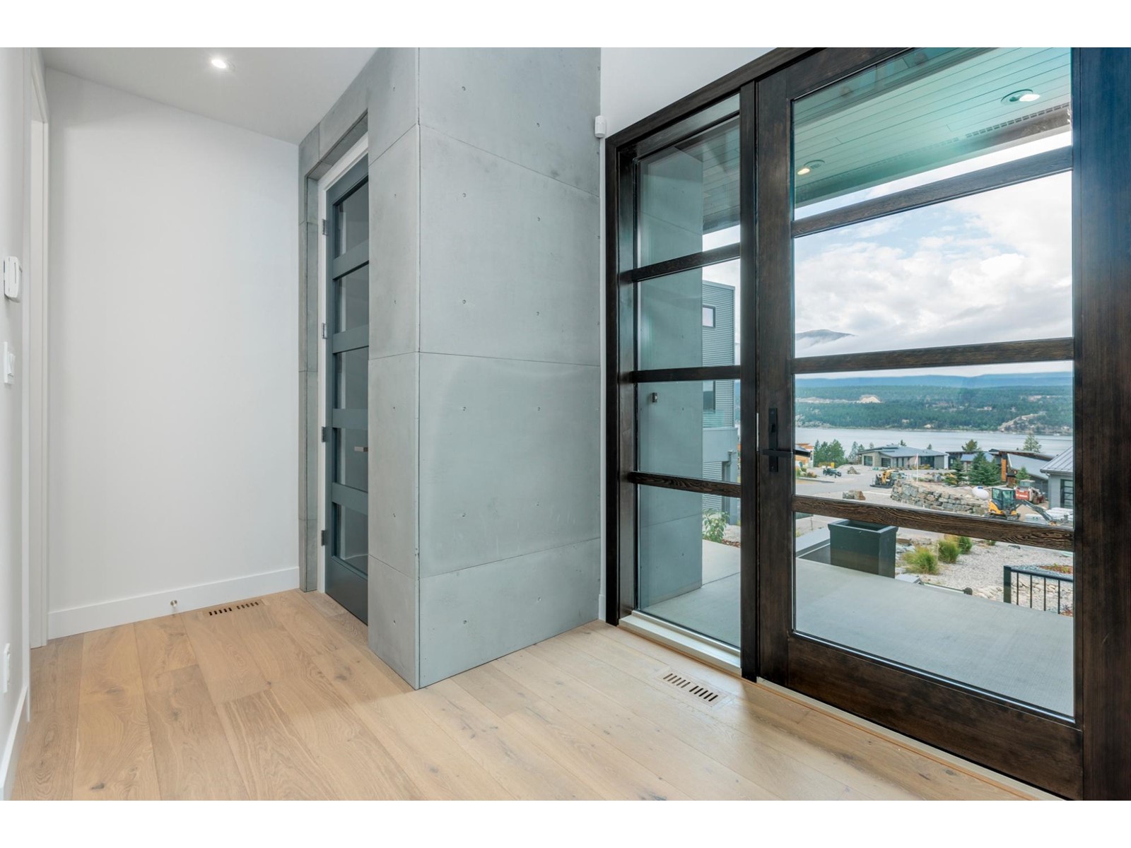 For sale 868 ANTLER RIDGE ROAD, Windermere, British Columbia V0B2L0