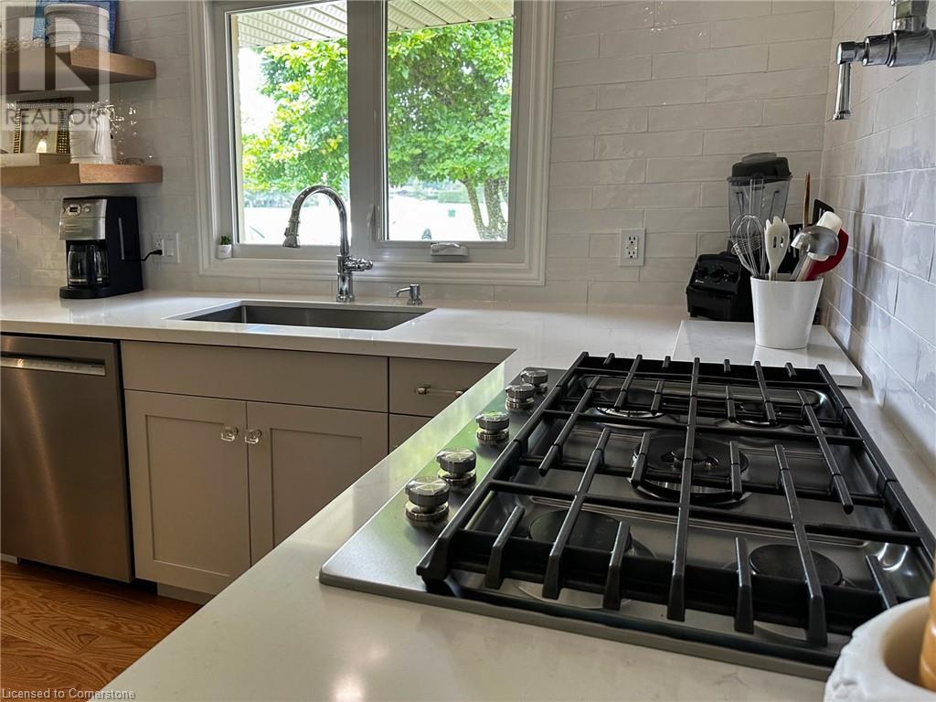 For sale 30 SUNNINGHILL Drive, Port Dover, Ontario N0A1N6 40565944