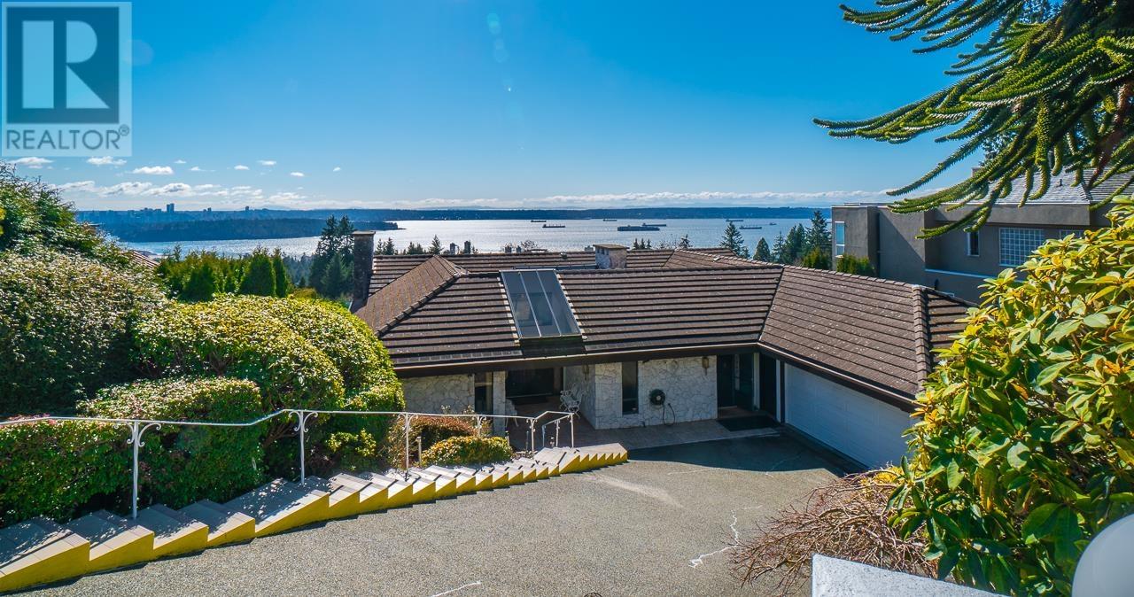 For sale 2289 WESTHILL DRIVE, West Vancouver, British Columbia V7S2Z2 R2878254 REALTOR.ca
