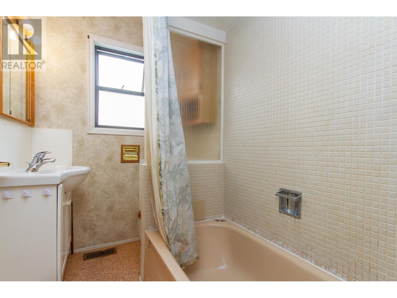 For sale 41842 BIRKEN ROAD, Squamish, British Columbia V0N1H0