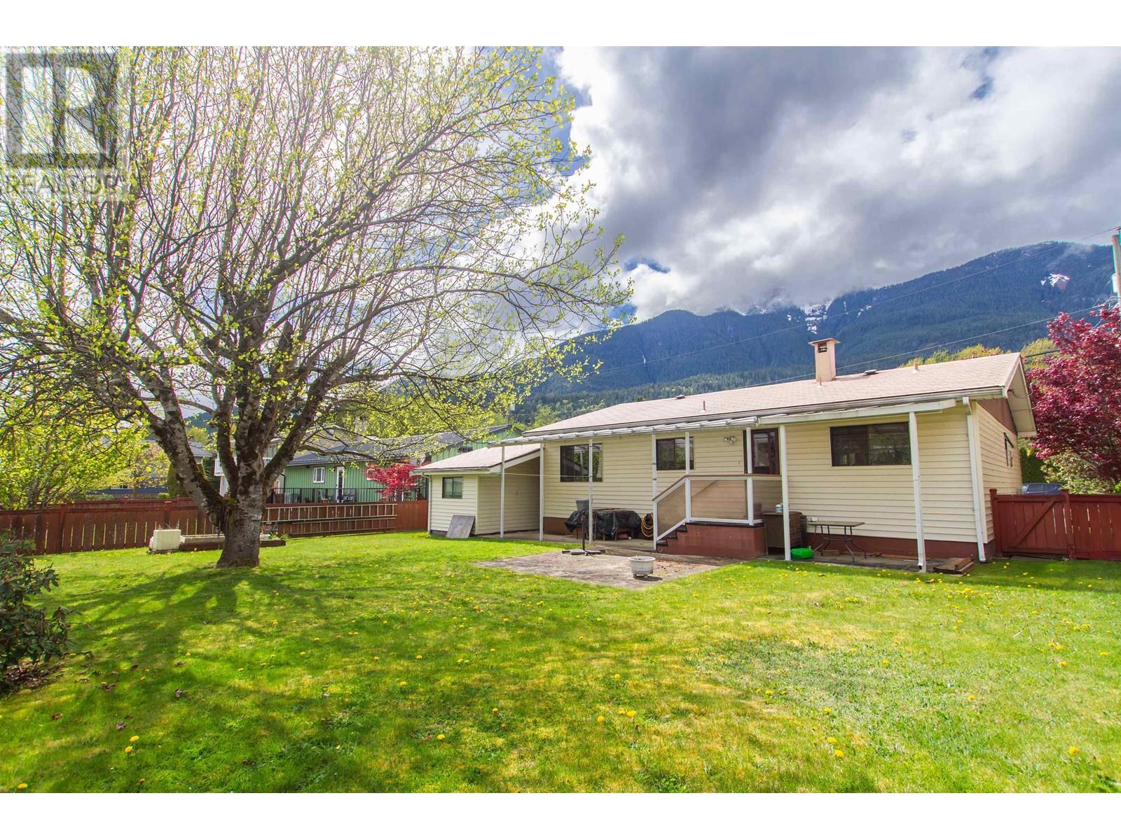 For sale 41842 BIRKEN ROAD, Squamish, British Columbia V0N1H0