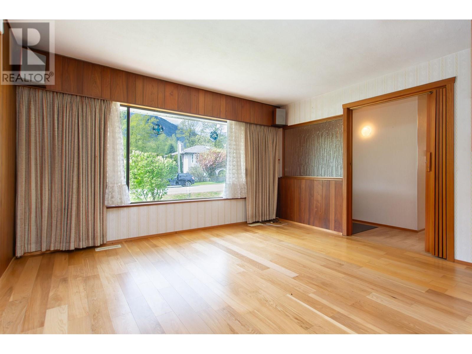 For sale 41842 BIRKEN ROAD, Squamish, British Columbia V0N1H0