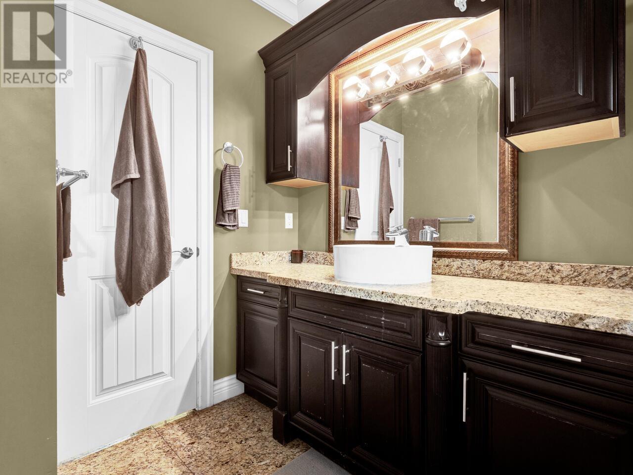 For sale 7865 ELWELL STREET, Burnaby, British Columbia V5E1M1