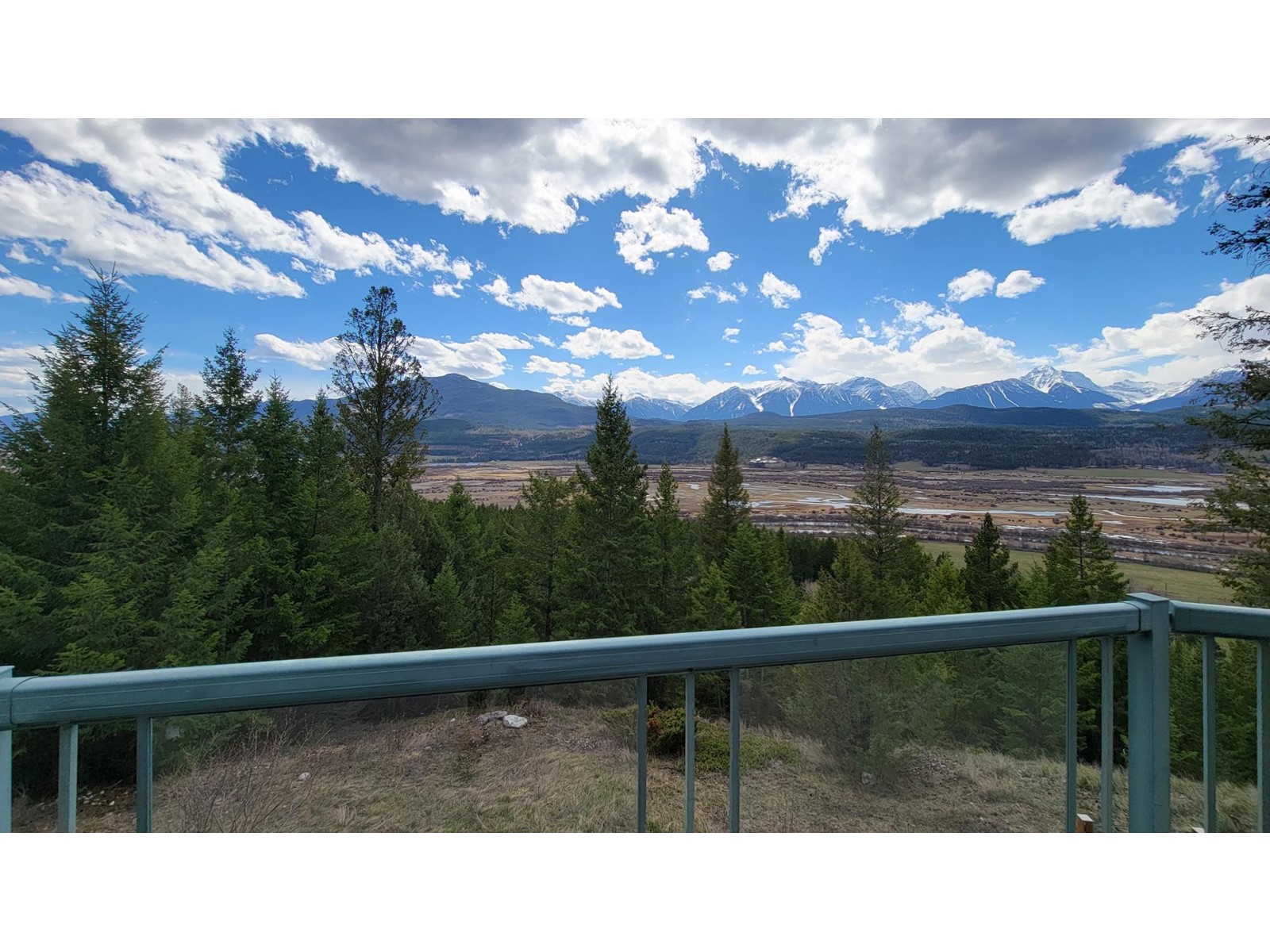For sale 2360/2380 HIGHWAY 95, Spillimacheen, British Columbia V0A1P0