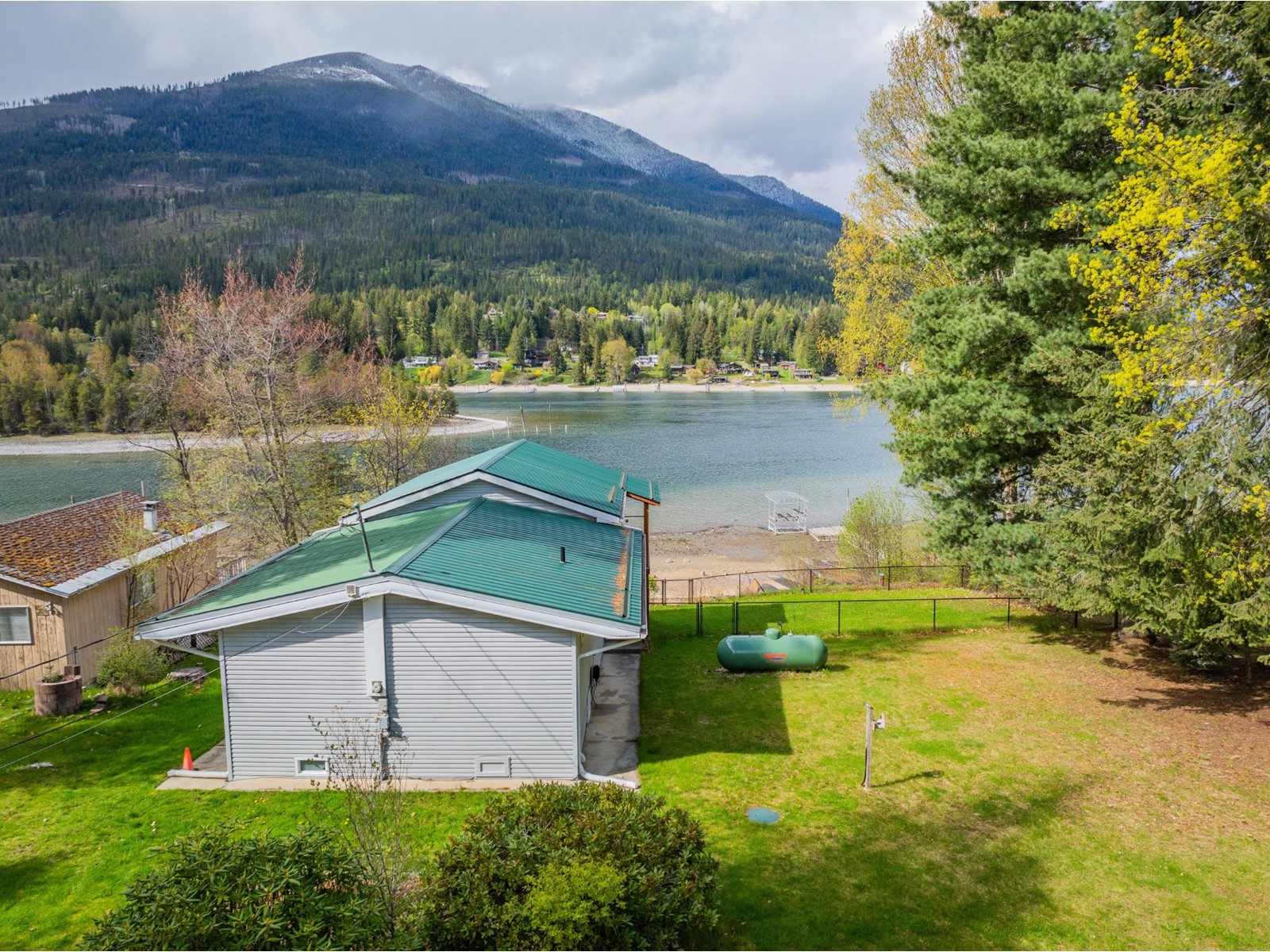 For sale 7597 ROSS ROAD, Harrop, British Columbia V1L6R5 2476654 REALTOR.ca