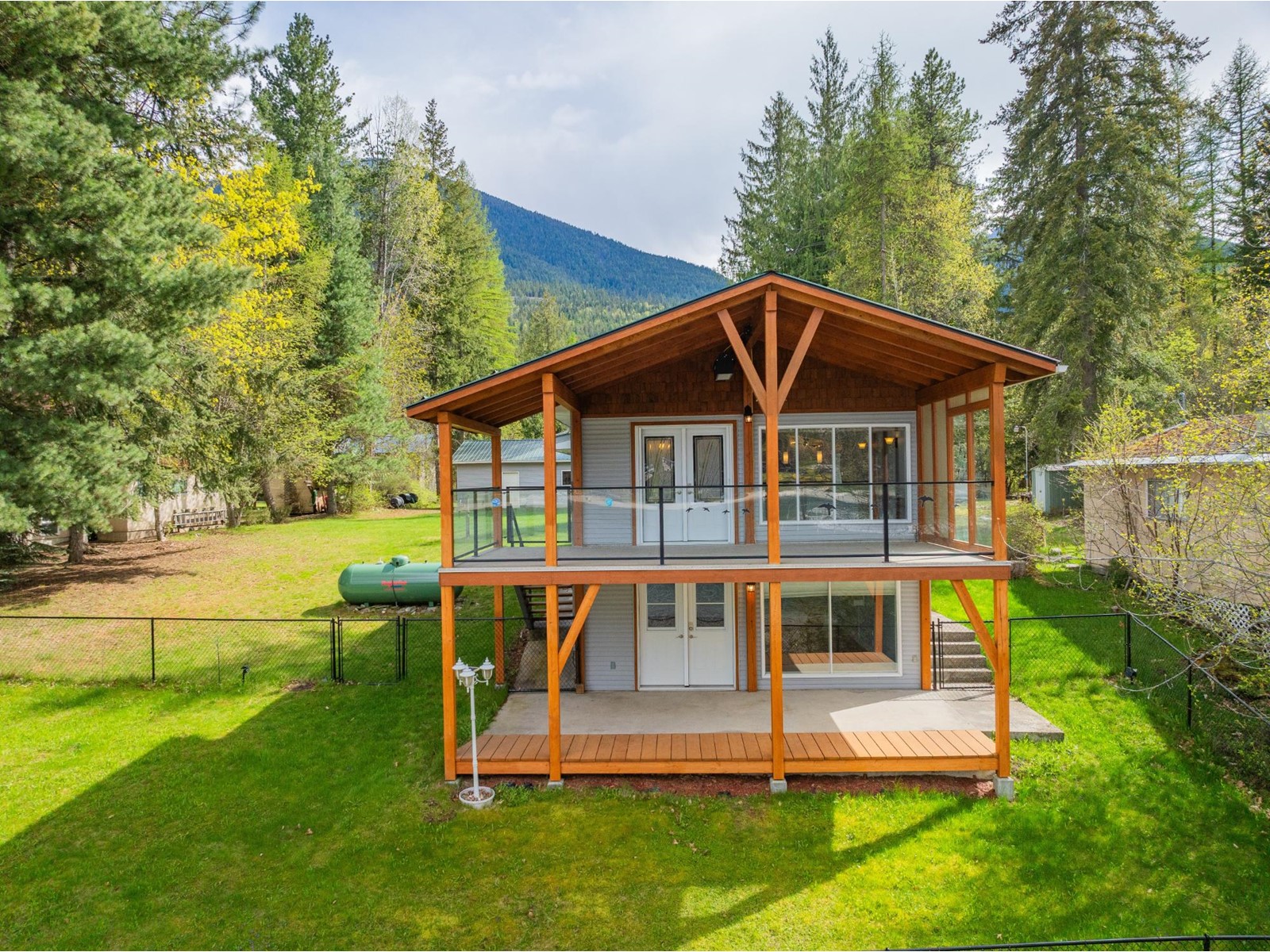 For sale 7597 ROSS ROAD, Harrop, British Columbia V1L6R5 2476654 REALTOR.ca