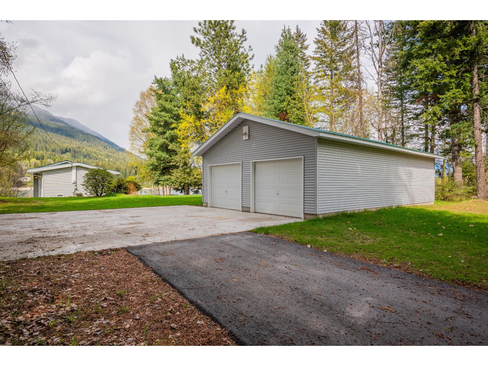 For sale 7597 ROSS ROAD, Harrop, British Columbia V1L6R5 2476654 REALTOR.ca
