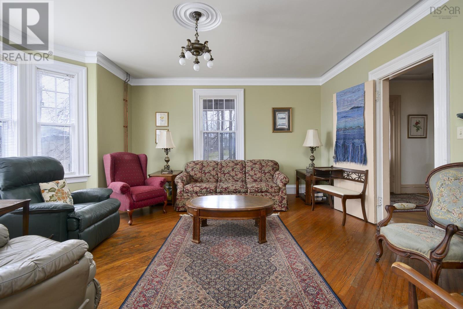 For sale 523 Chebucto Street, Baddeck, Nova Scotia B0E1B0 202409312