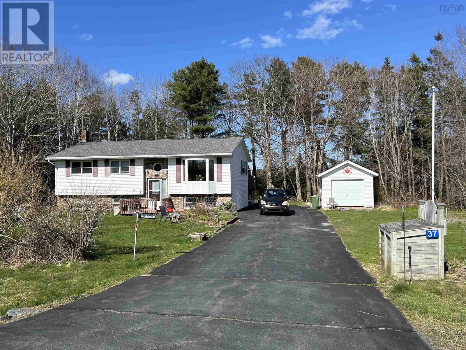 37 Chamberlain Drive, Westphal, Nova Scotia B2Z1B1 | REALTOR.ca