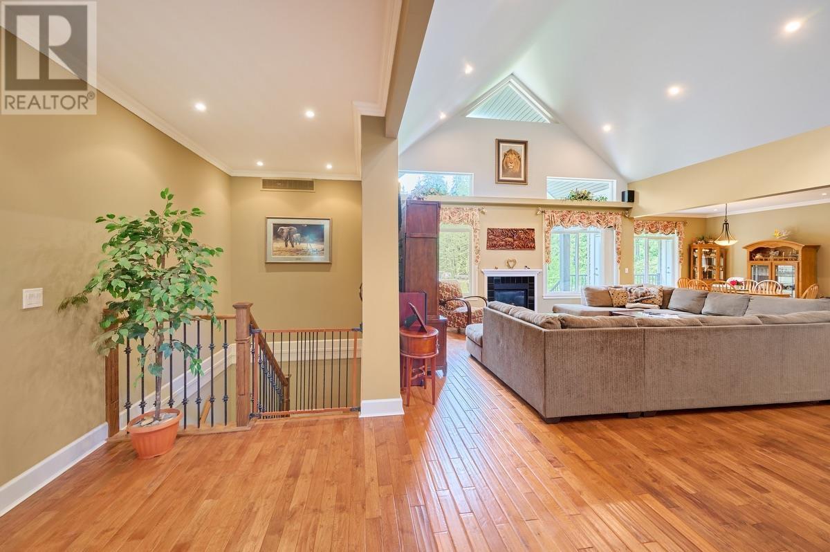 For sale 23447 DOGWOOD AVENUE, Maple Ridge, British Columbia V2X4S4