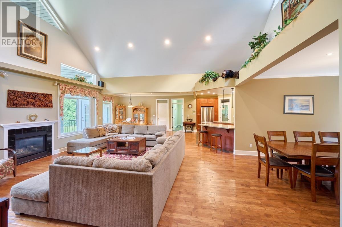 For sale 23447 DOGWOOD AVENUE, Maple Ridge, British Columbia V2X4S4