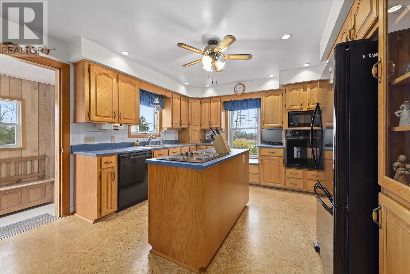 For sale 5804 Highway 215, Kempt Shore, Nova Scotia B0N2A0 202409382