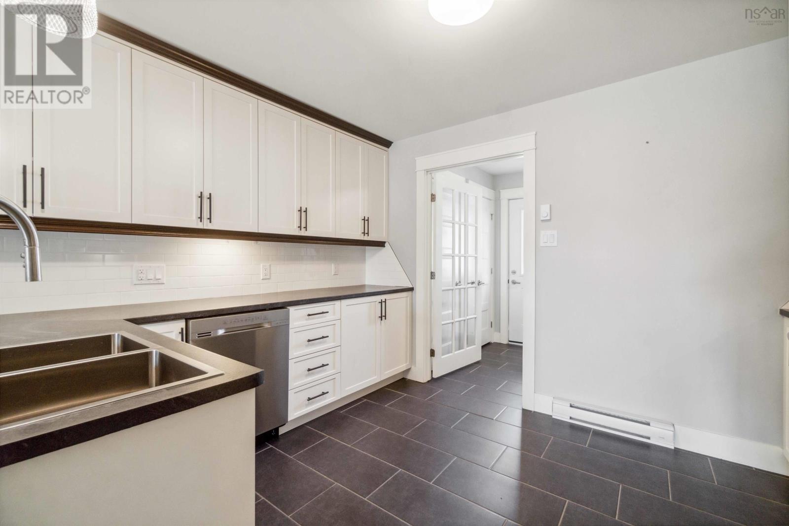 24/26/28 Bissett Road, Cole Harbour, Nova Scotia B2V2T1 REALTOR.ca