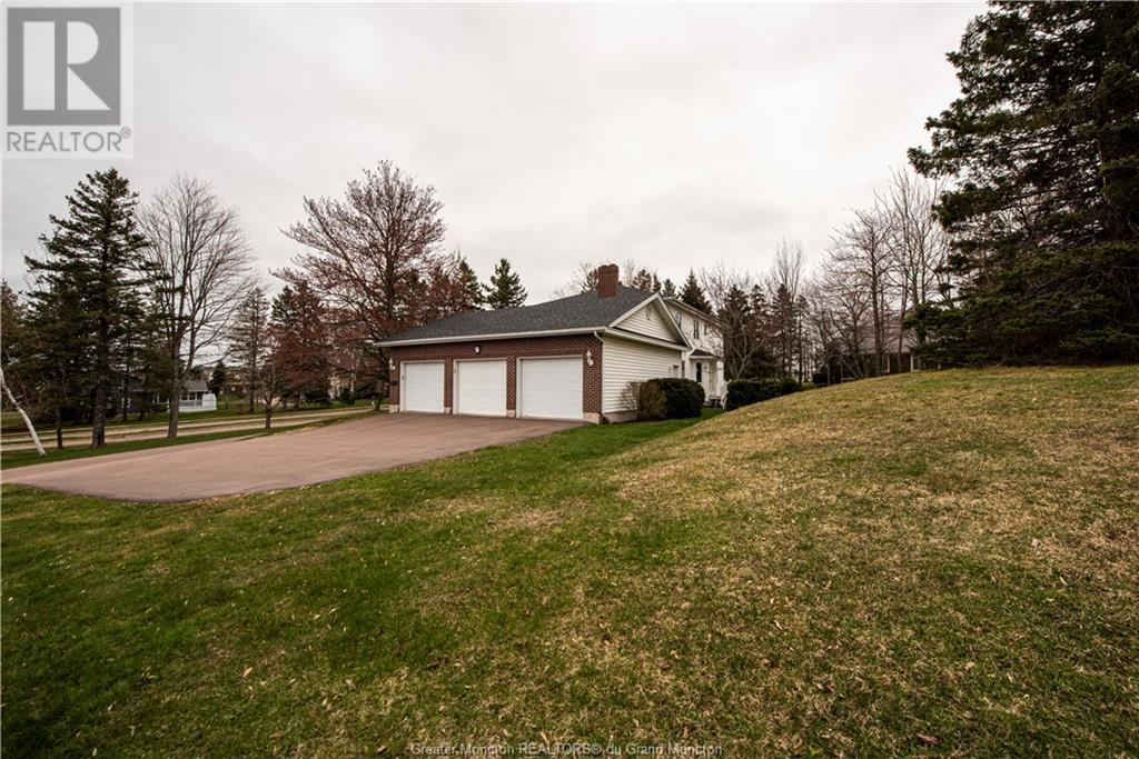 For sale 20 Spruce Grove BLVD, Moncton, New Brunswick E1A6Y8 M158827