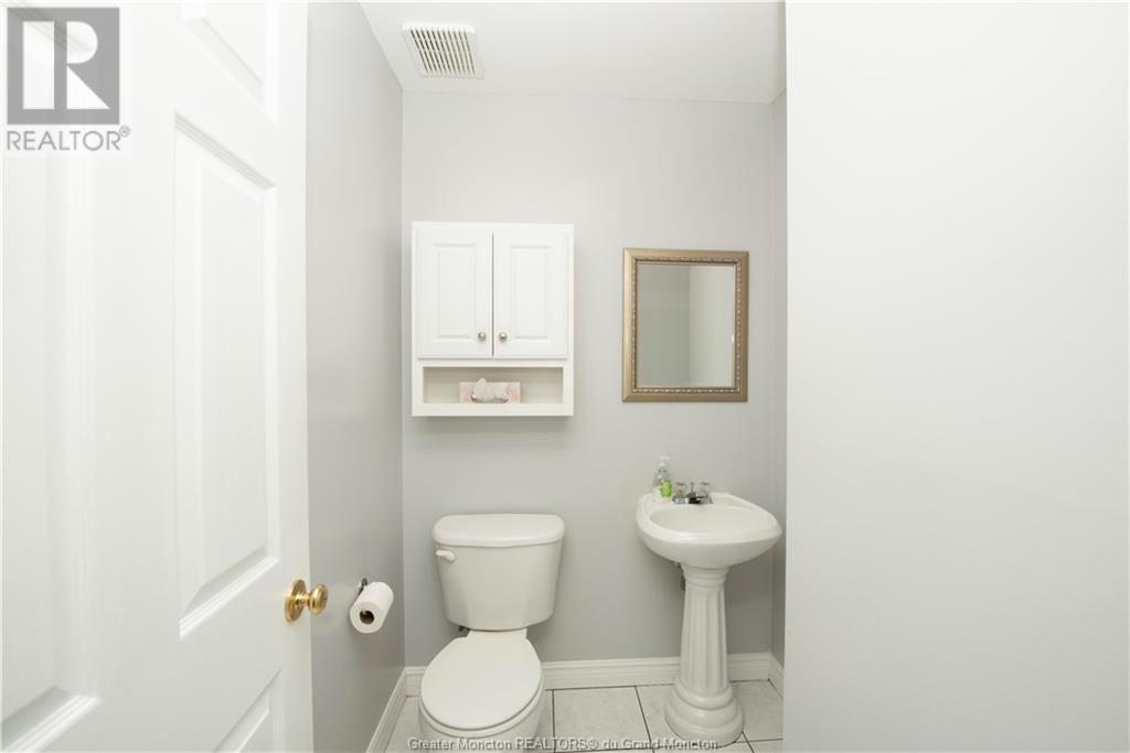 For sale 20 Spruce Grove BLVD, Moncton, New Brunswick E1A6Y8 M158827