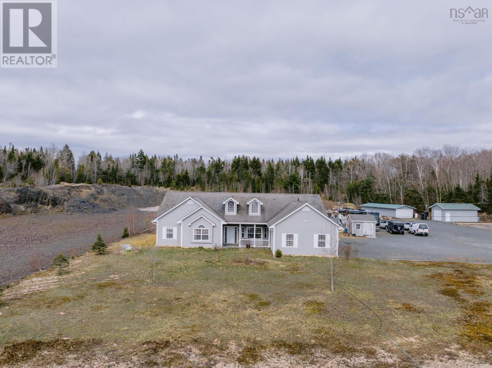 For sale 315 Highway 1, Mount Uniacke, Nova Scotia B0N1Z0 202409492