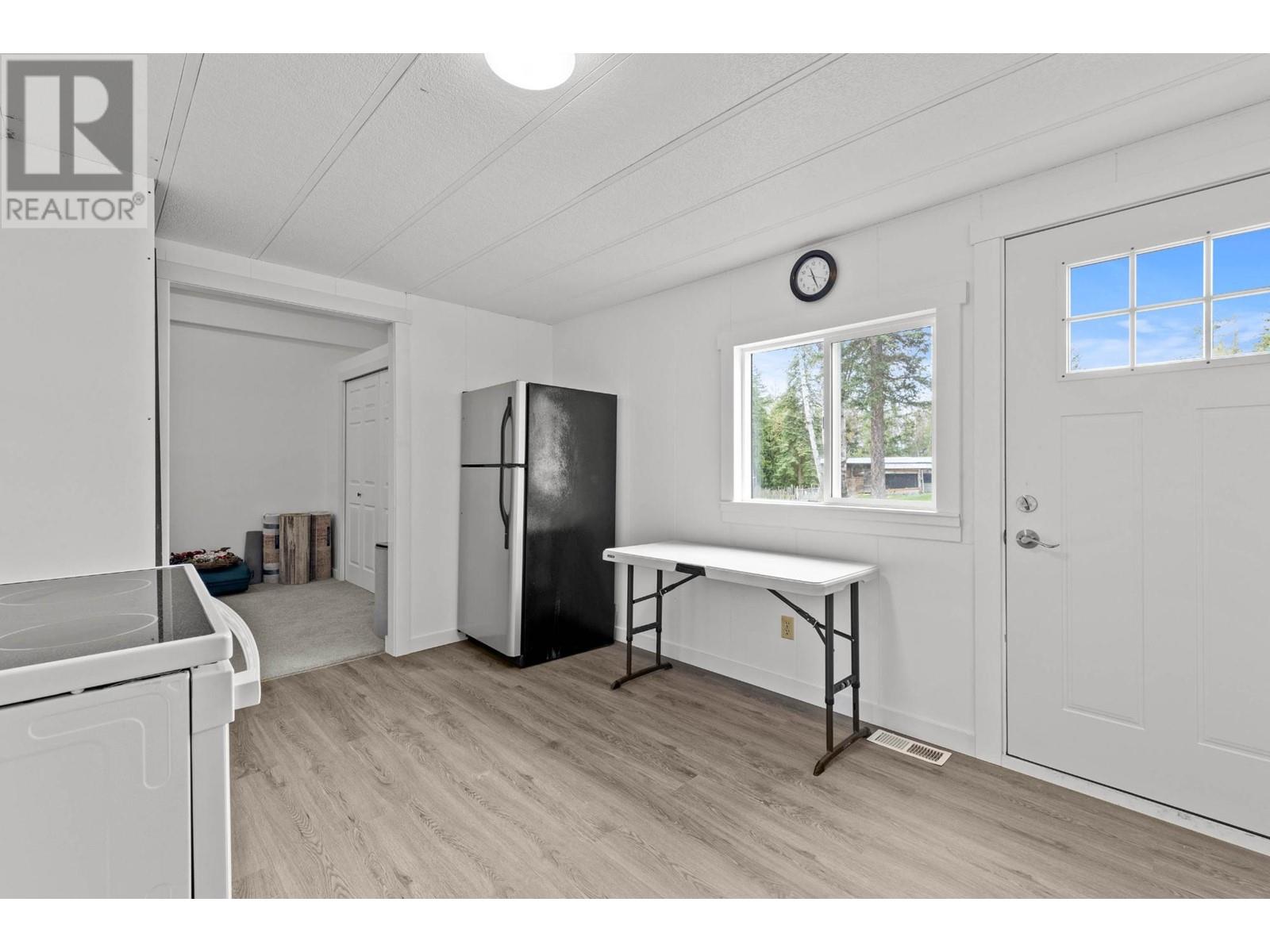 For sale 3512 BARRIERE LAKES RD, Barriere, British Columbia 178180