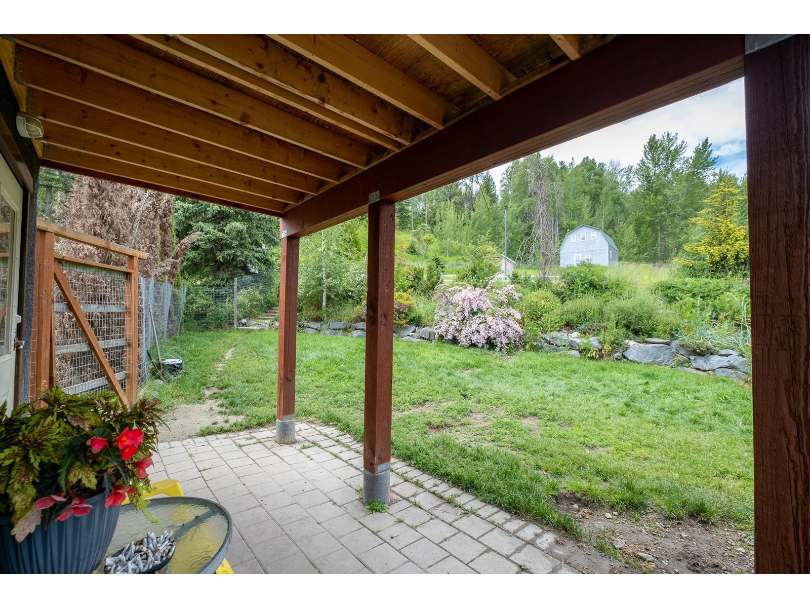 For sale: 2735 HIGHWAY 3B, Rossland, British Columbia V0G1Y0 - 2475068 ...