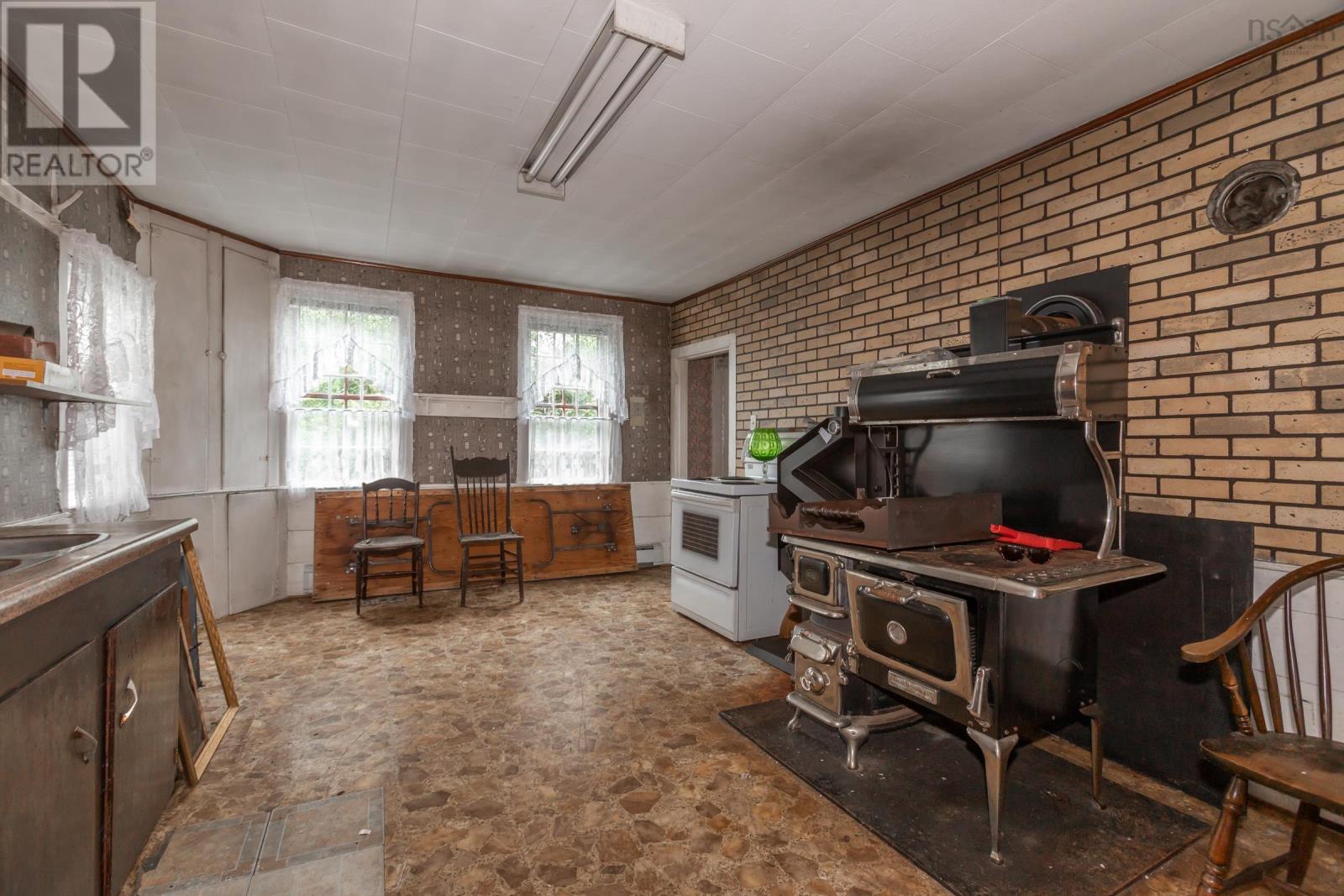 For sale 9427 Highway 8, Lequille, Nova Scotia B0S1A0 202409665 REALTOR.ca