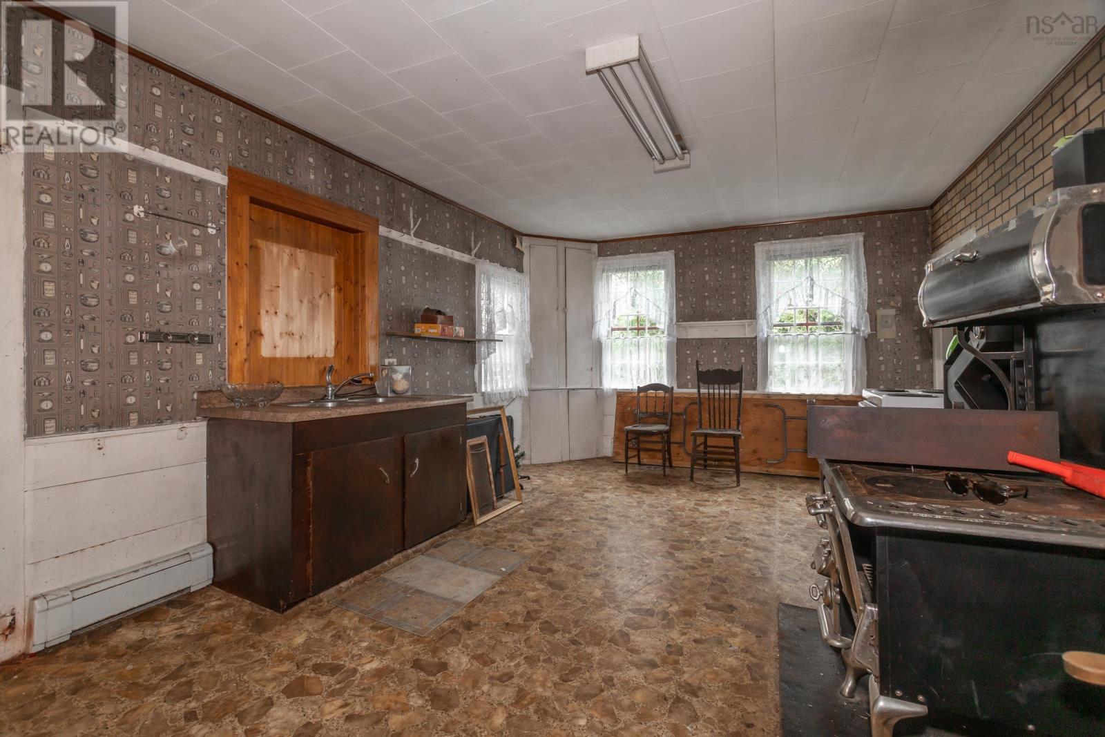 For sale 9427 Highway 8, Lequille, Nova Scotia B0S1A0 202409665 REALTOR.ca