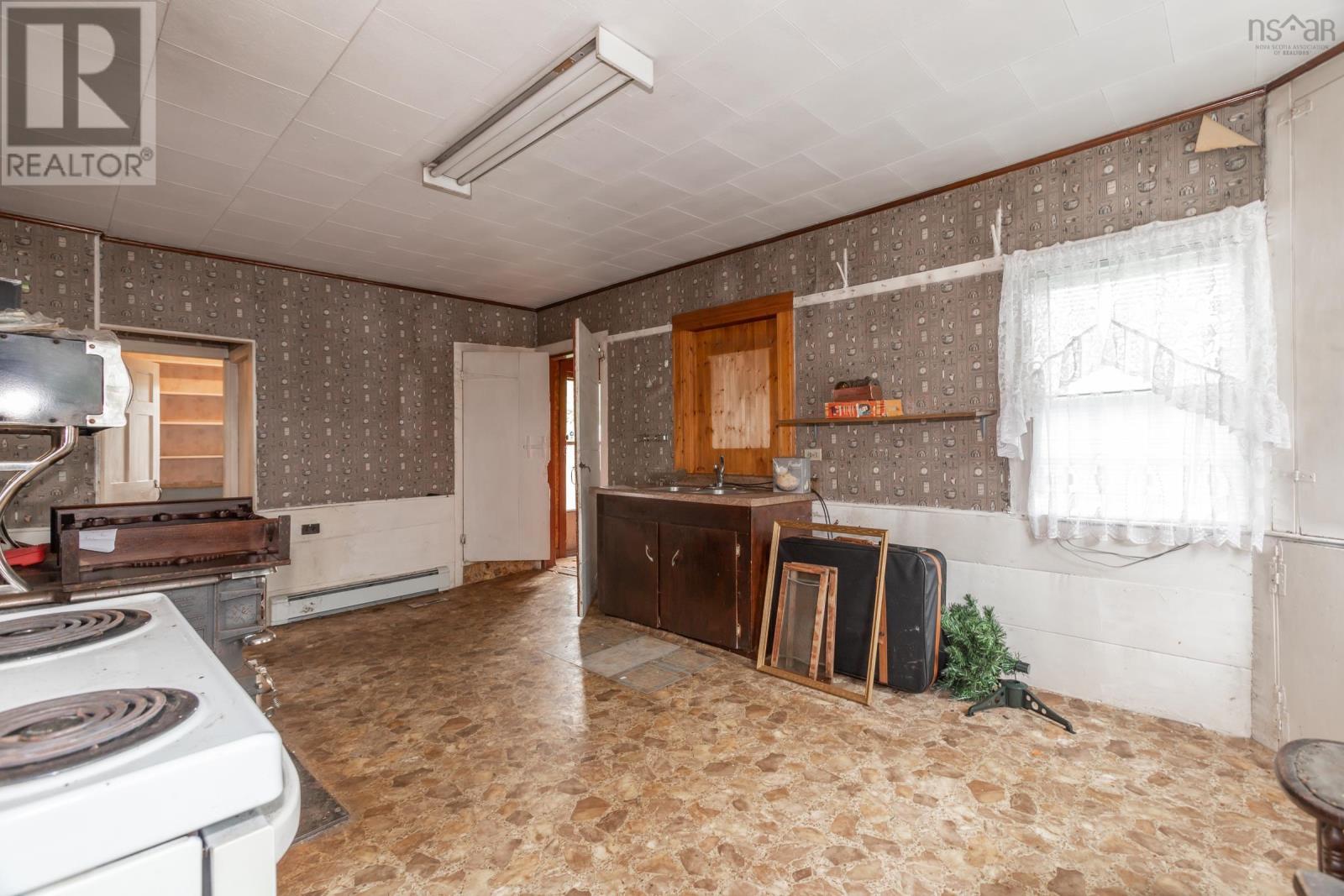 For sale 9427 Highway 8, Lequille, Nova Scotia B0S1A0 202409665