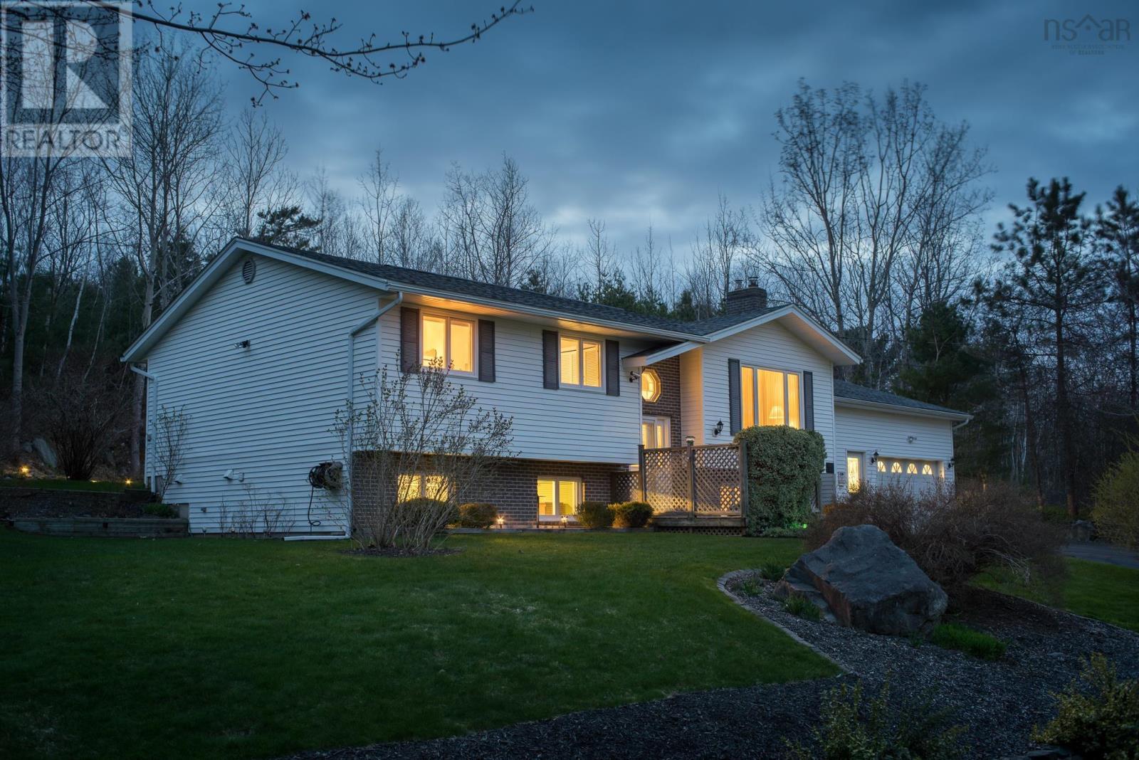 15 Regwood Drive, Windsor Junction, Nova Scotia B2T1K1 REALTOR.ca