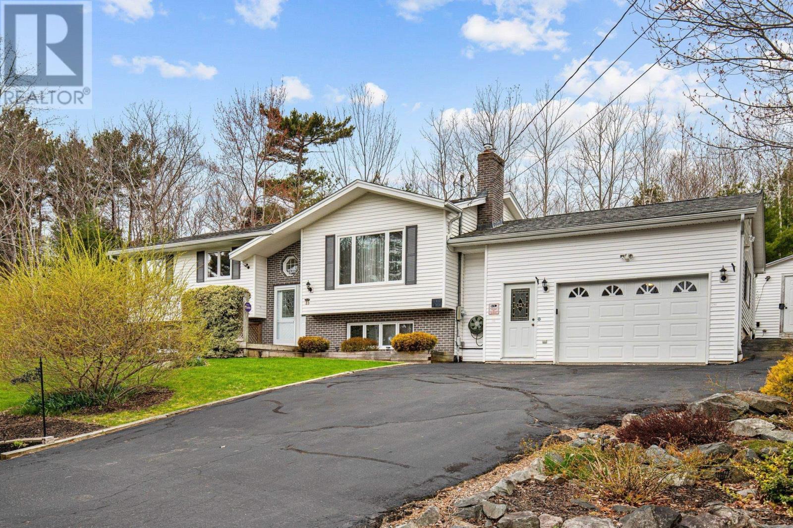 15 Regwood Drive, Windsor Junction, Nova Scotia B2T1K1 REALTOR.ca