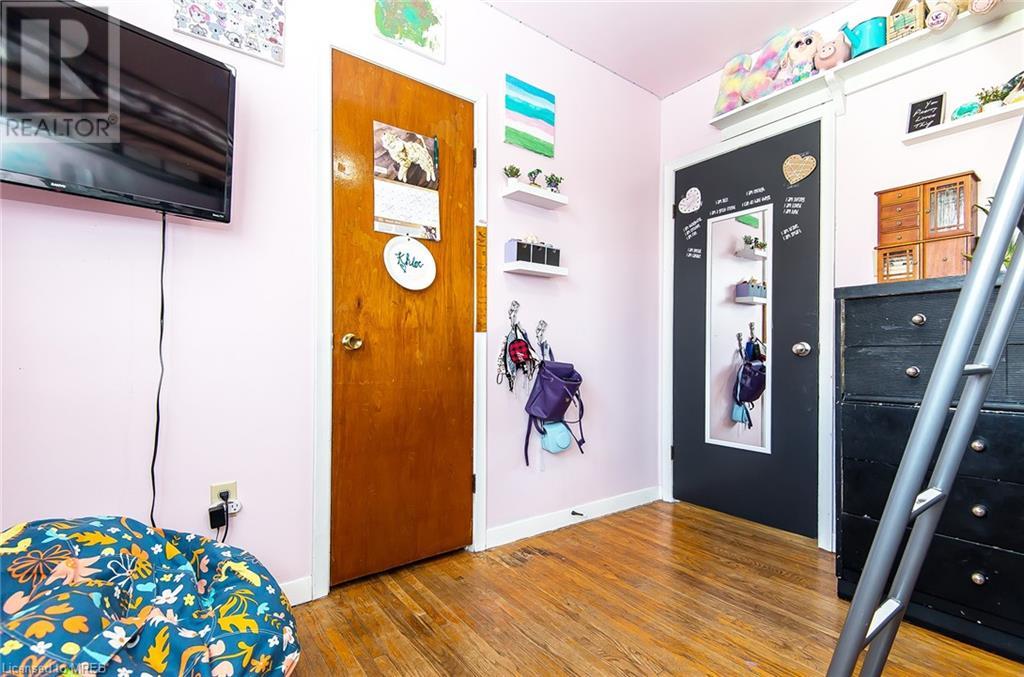 For sale 6861 HAGAR Avenue, Niagara Falls, Ontario L2G5M6 40586709