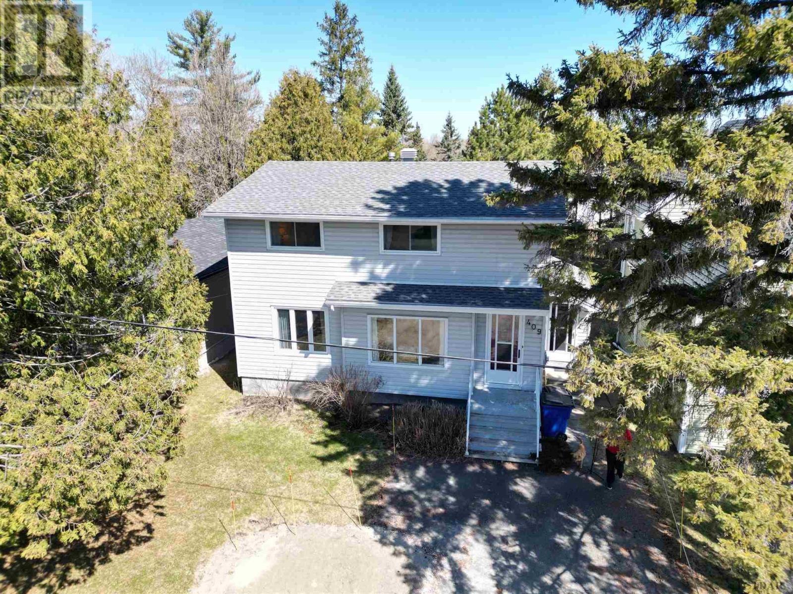 For sale 409 McCamus AVE, Temiskaming Shores, Ontario P0J1P0 TM240845 REALTOR.ca