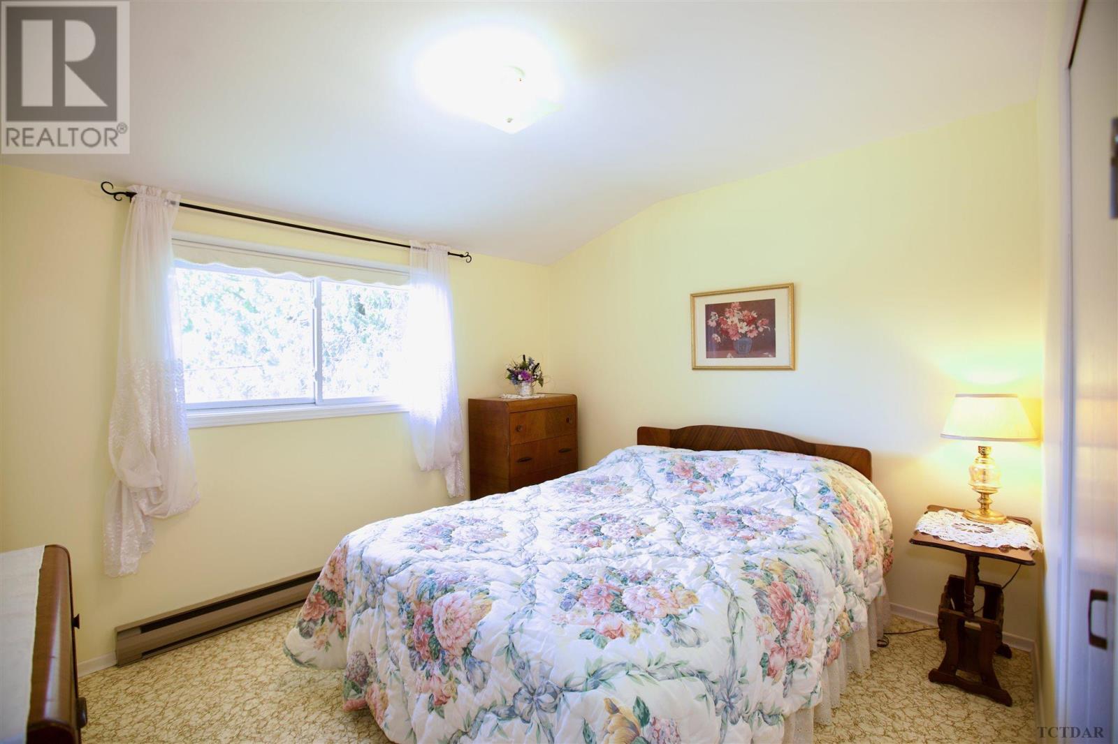 For sale 409 McCamus AVE, Temiskaming Shores, Ontario P0J1P0 TM240845 REALTOR.ca