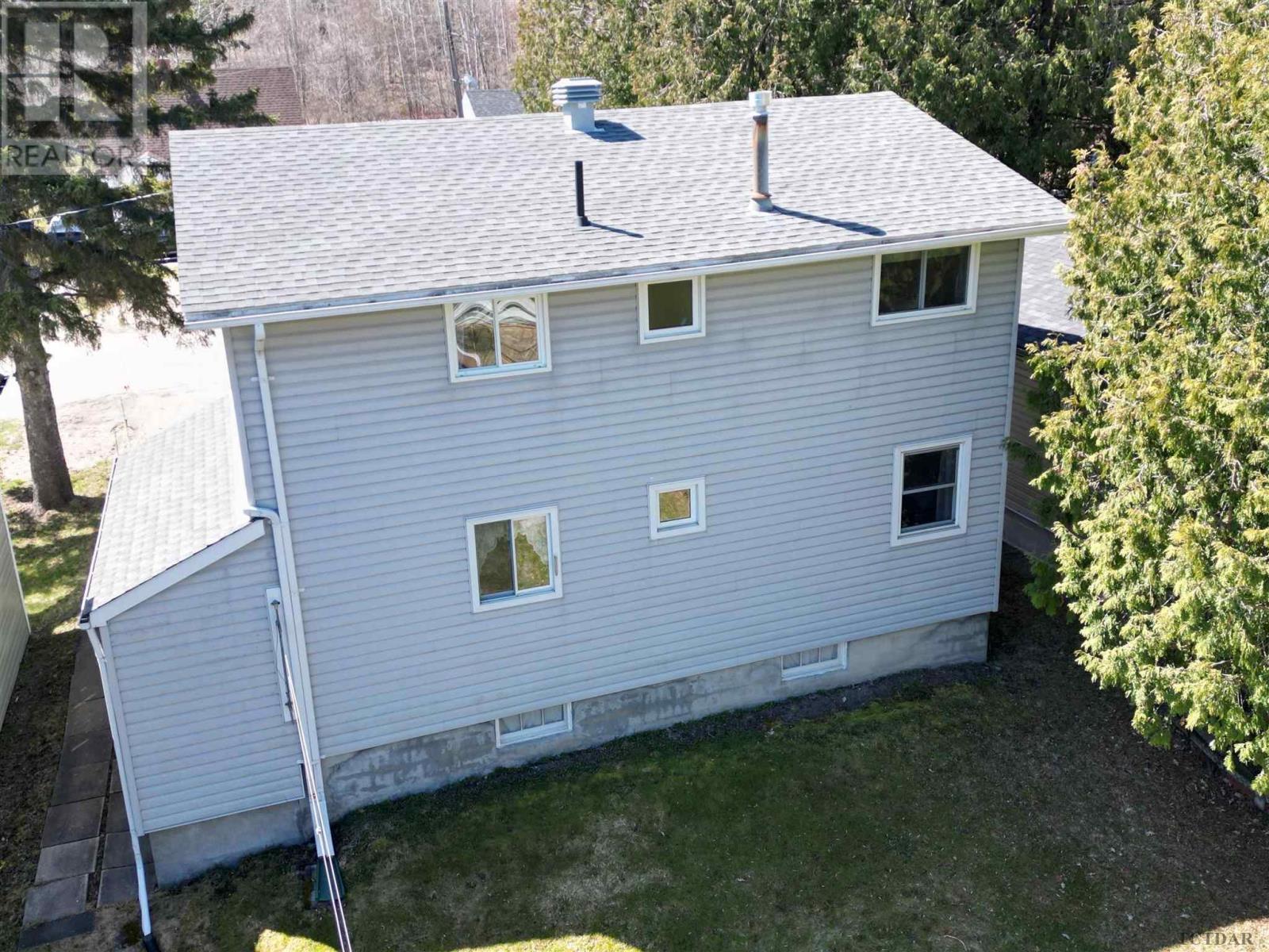 For sale 409 McCamus AVE, Temiskaming Shores, Ontario P0J1P0 TM240845 REALTOR.ca