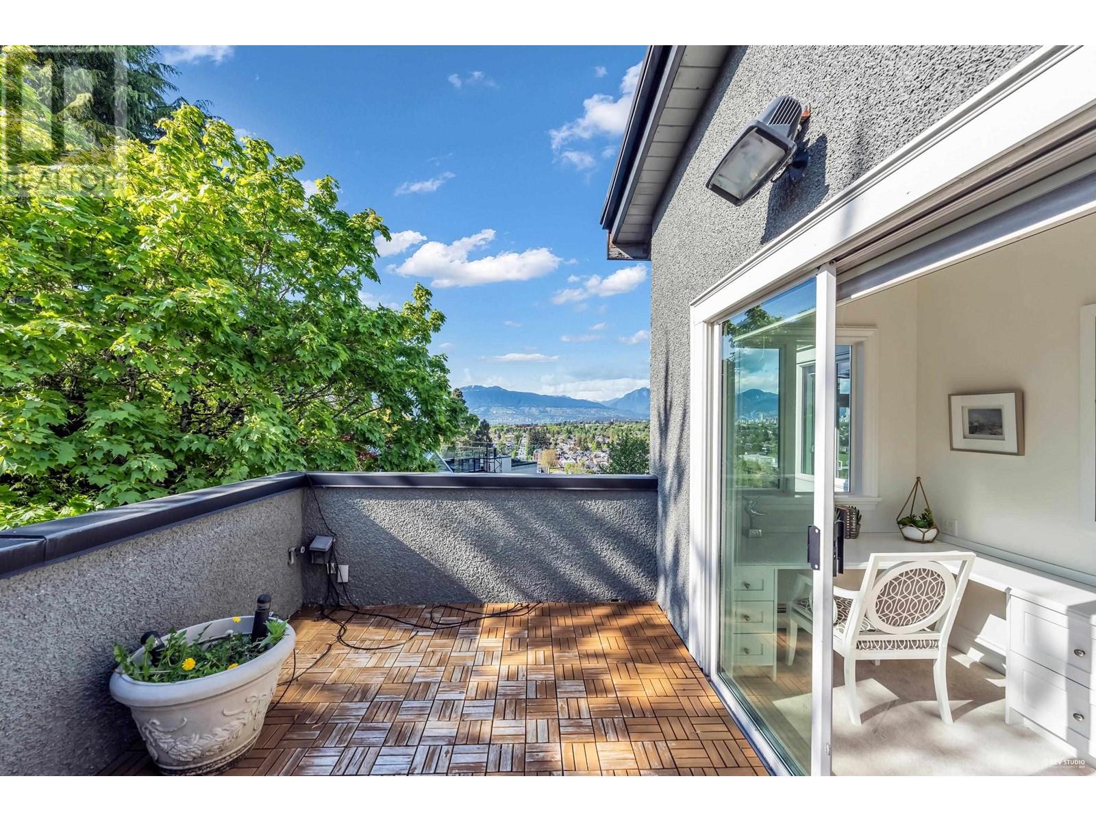 For sale 4492 QUESNEL DRIVE, Vancouver, British Columbia V6L2X6