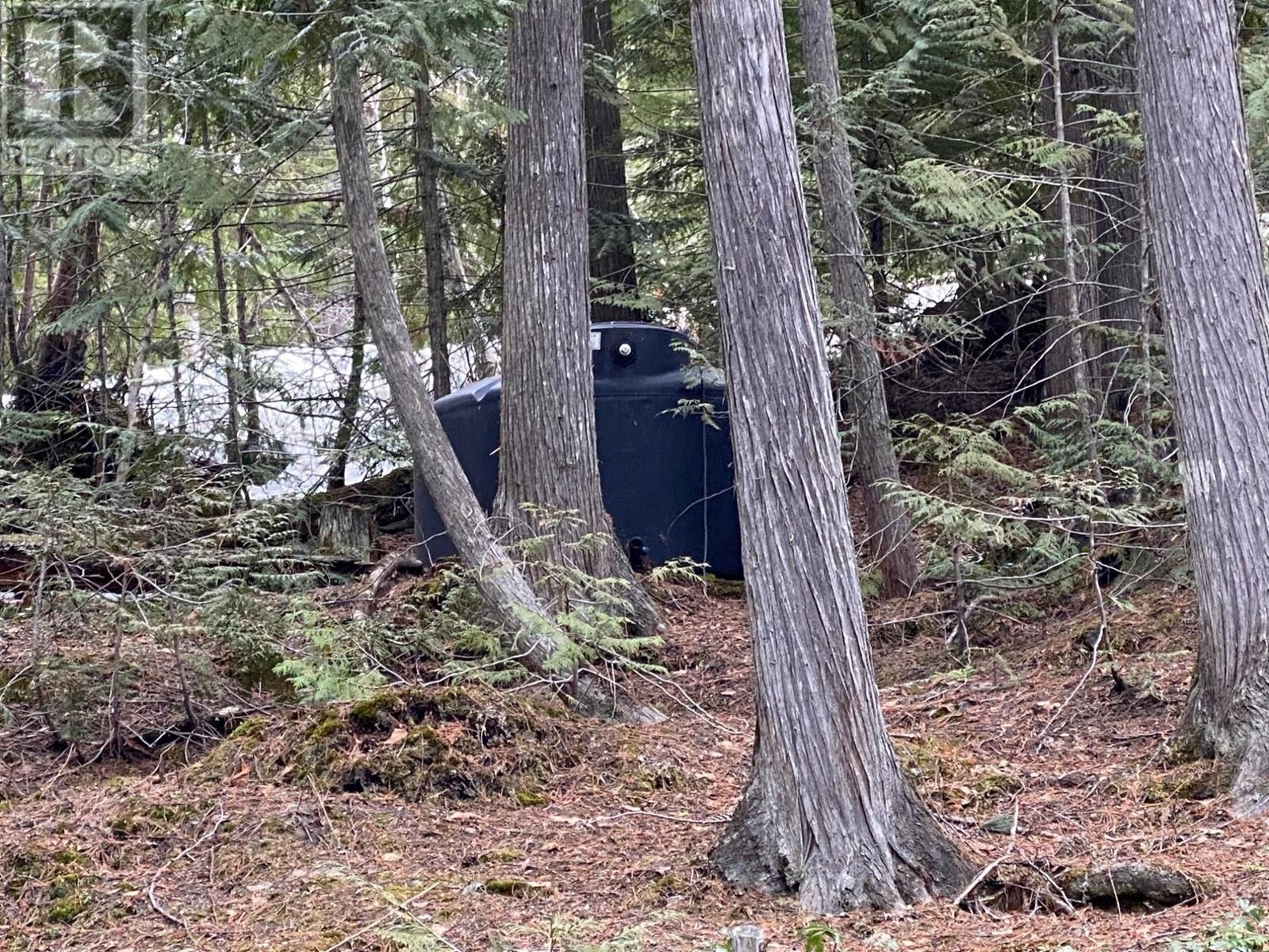 For sale 5241 EAST BARRIERE LAKE FSR, Barriere, British Columbia V0E1E0 178386 REALTOR.ca