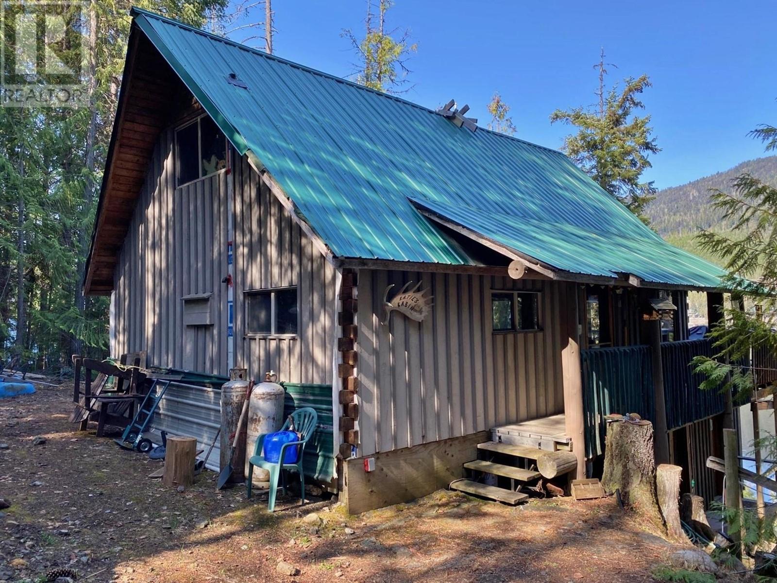 For sale 5241 EAST BARRIERE LAKE FSR, Barriere, British Columbia V0E1E0 178386 REALTOR.ca