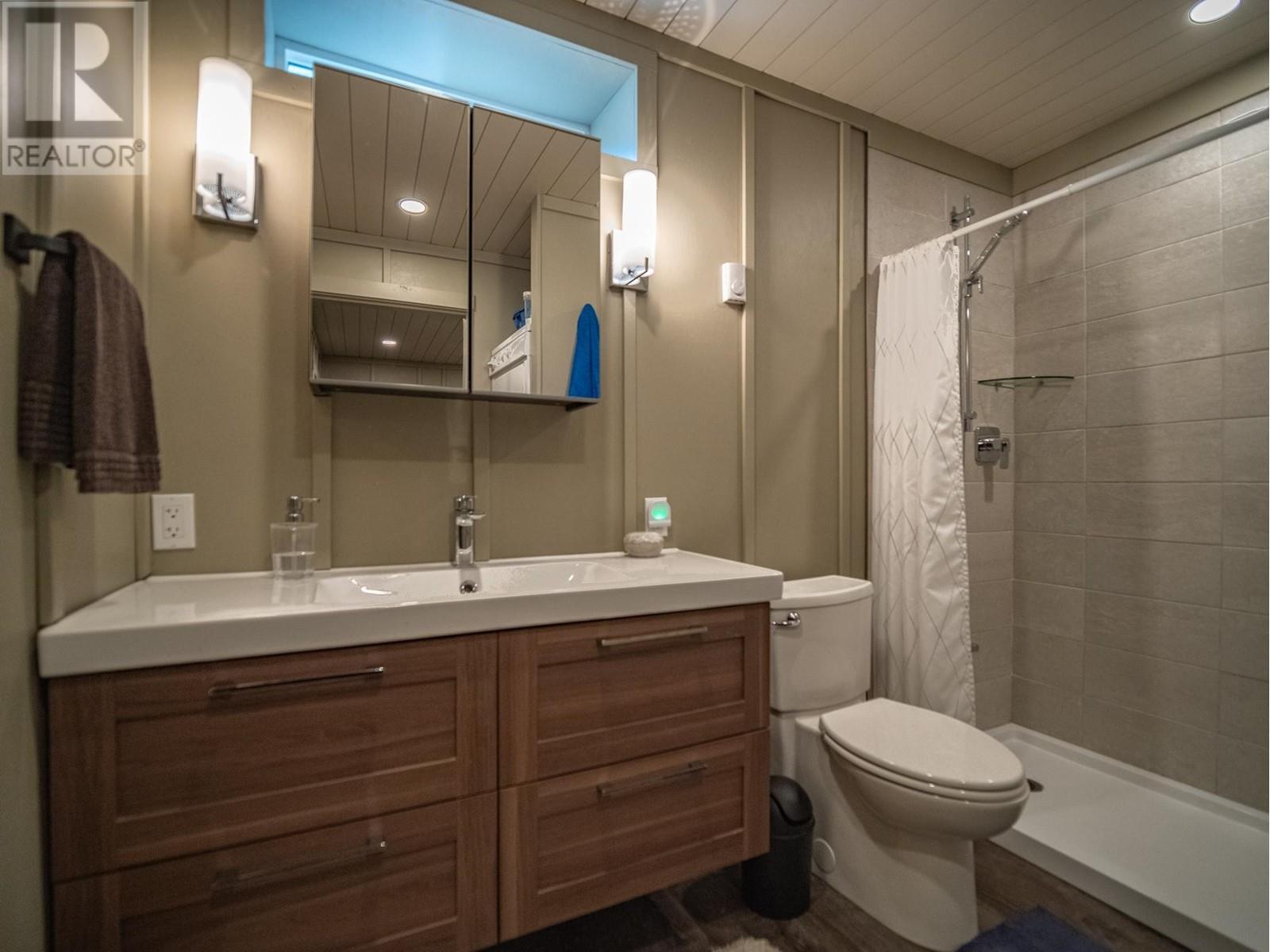 For sale 3433 RED LAKE DRIVE, Kamloops, British Columbia V0K2J0