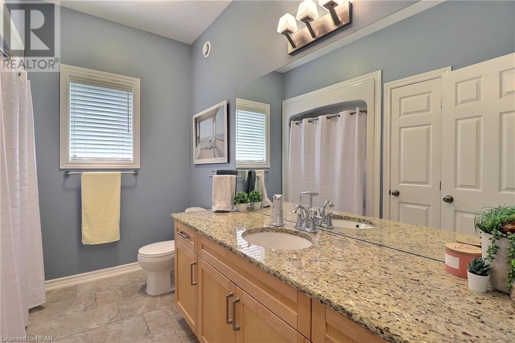 For sale 67 CAVERHILL Crescent, Komoka, Ontario N0L1R0 40588064