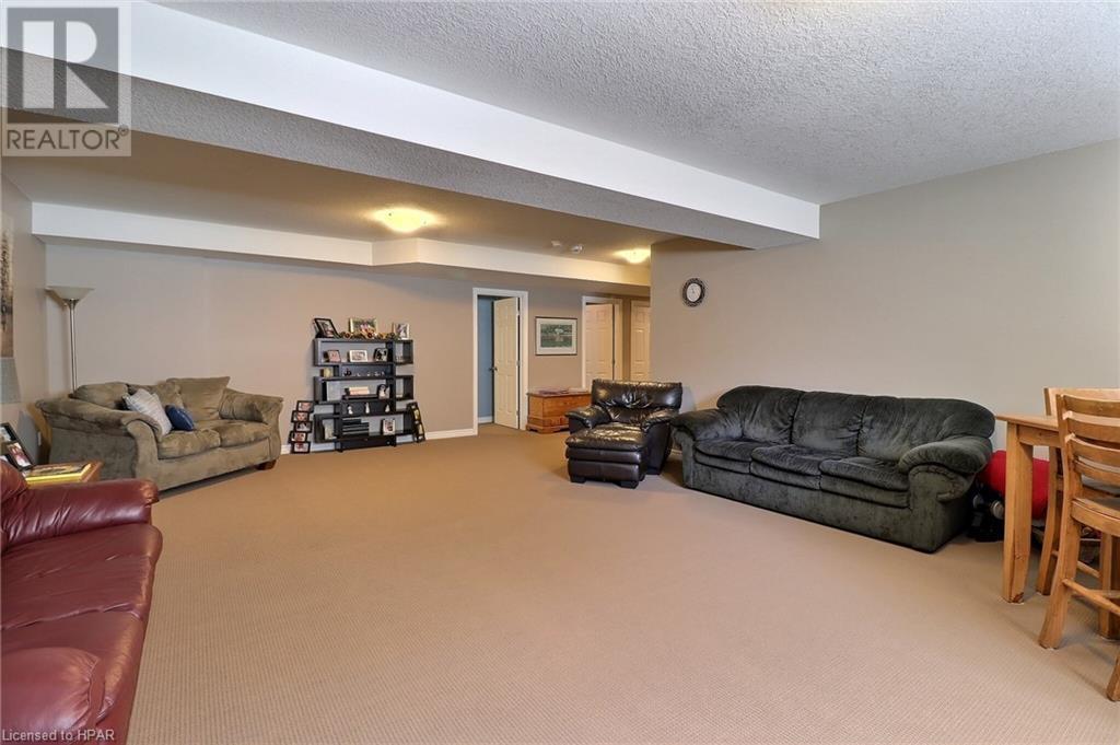 For sale 67 CAVERHILL Crescent, Komoka, Ontario N0L1R0 40588064