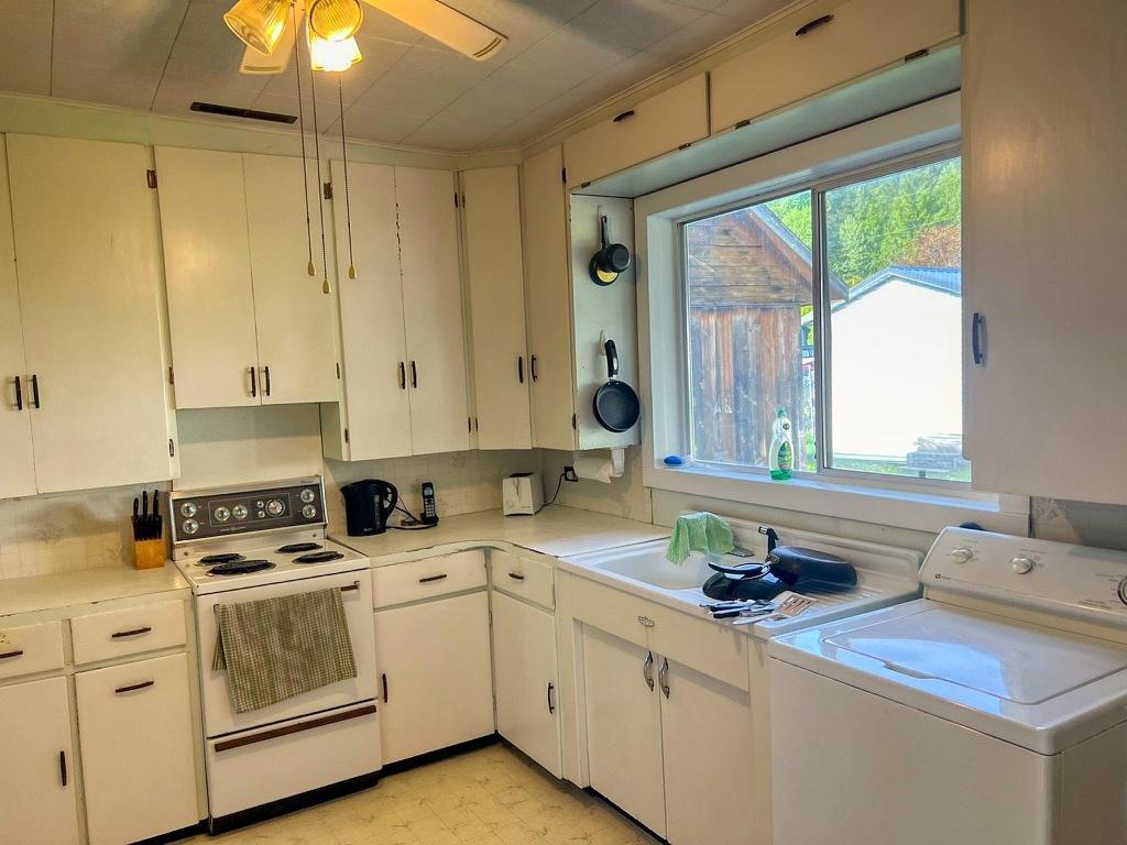 For sale 1610 EASTMAN AVENUE, Riondel, British Columbia V0B2B0