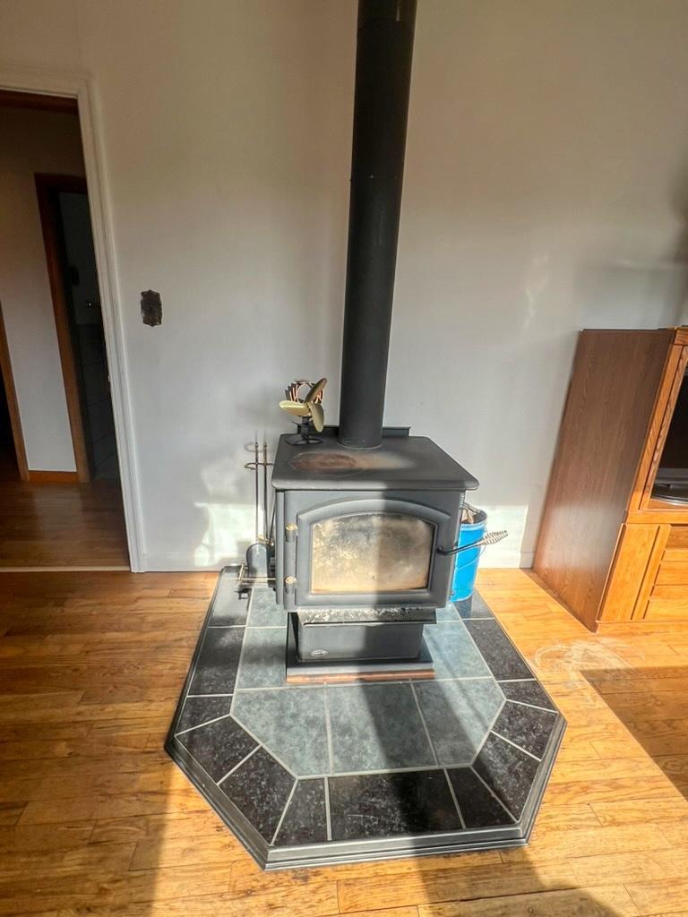 For sale 1610 EASTMAN AVENUE, Riondel, British Columbia V0B2B0