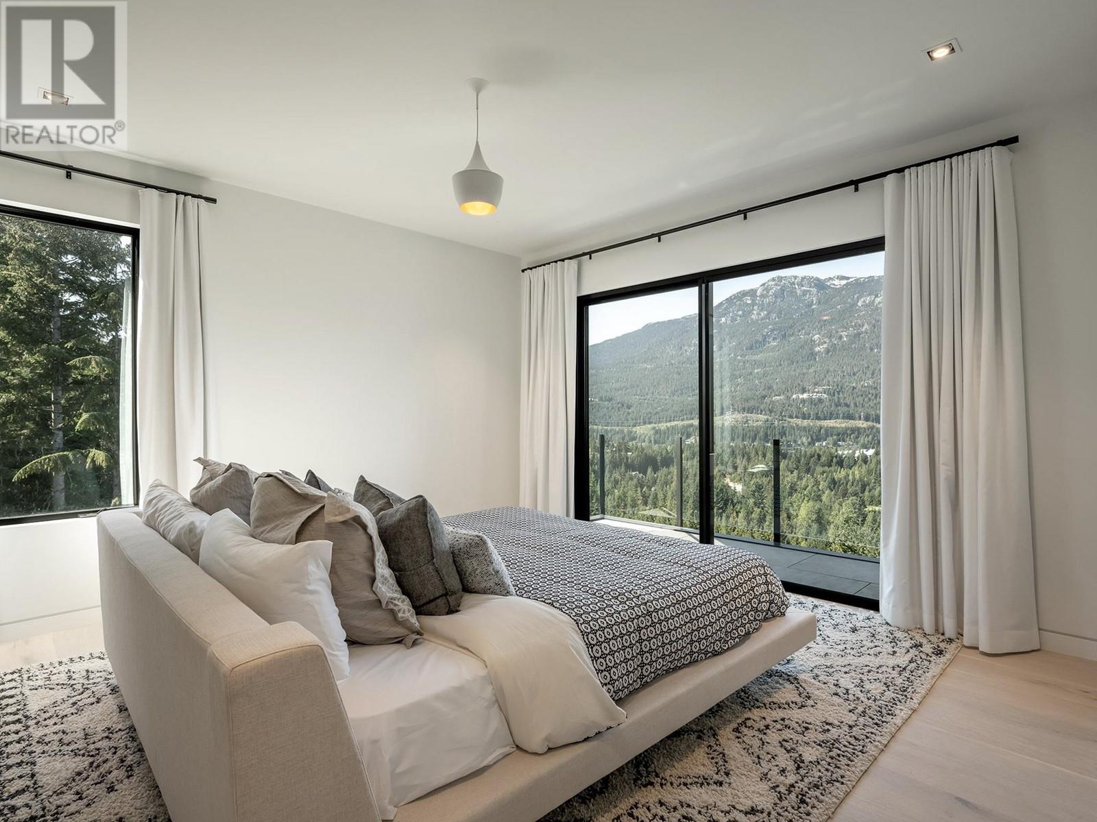 For sale 3824 SUNRIDGE DRIVE, Whistler, British Columbia V8E0W1