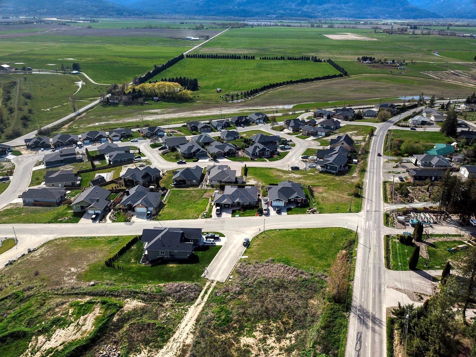 For sale 1014 HAWKVIEW DRIVE, Creston, British Columbia V0B1G3