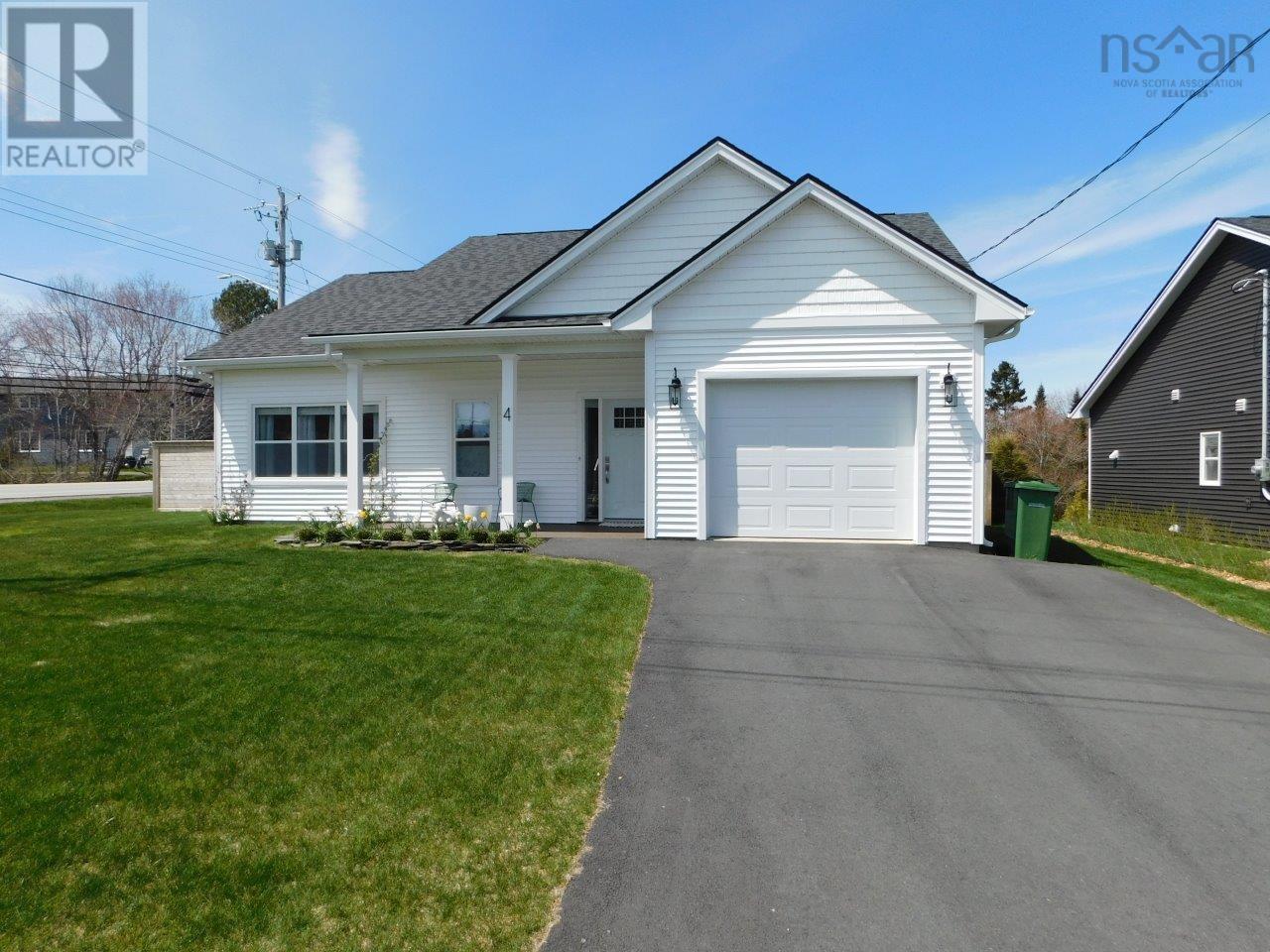 For sale 4 Norawarren Drive, Herring Cove, Nova Scotia B3R0B8